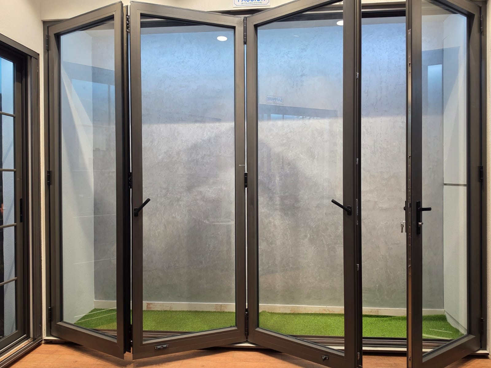 Sliding and Folding Doors – detail 2