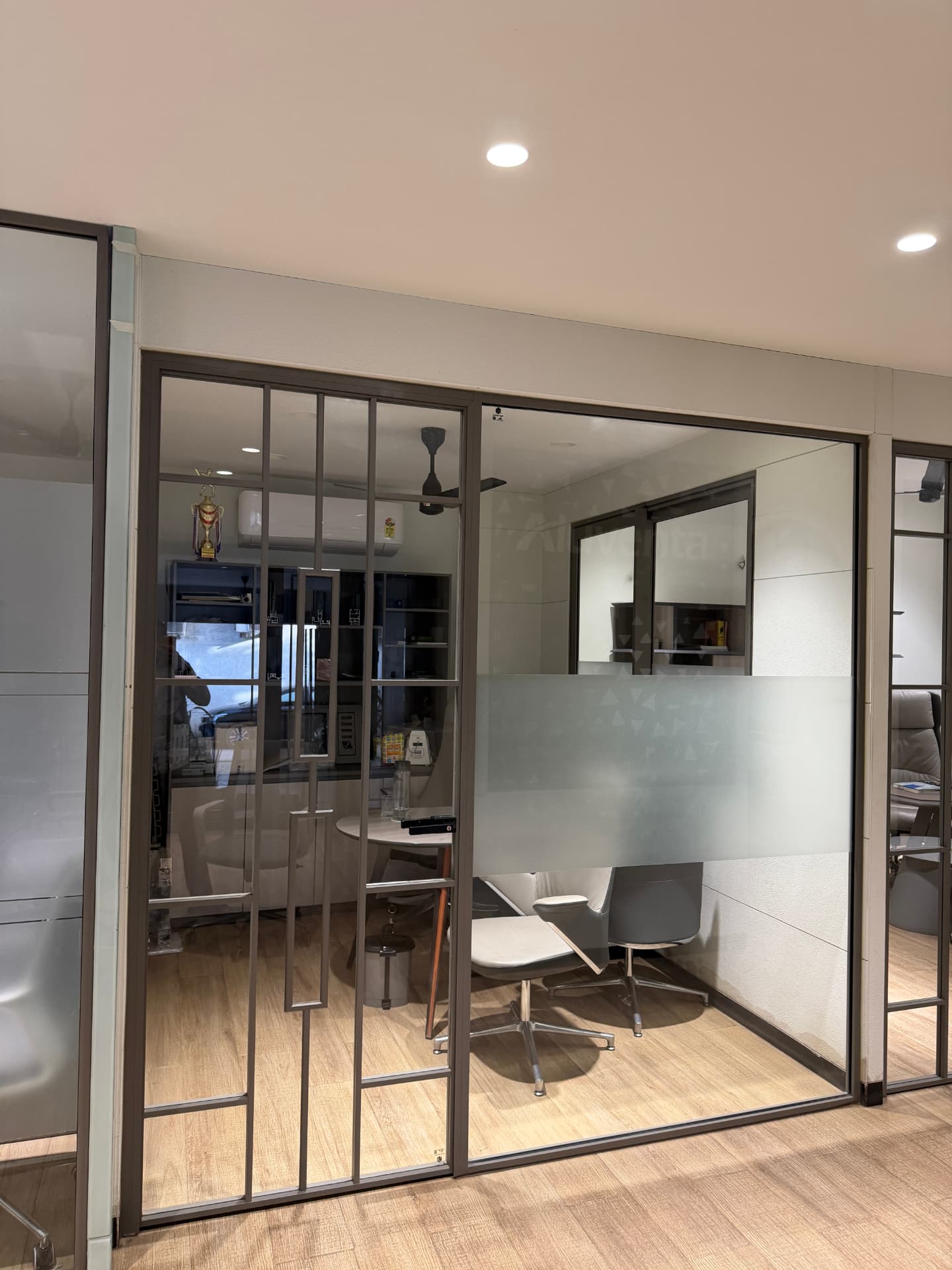 Slim Partitions and Glazing – detail 2